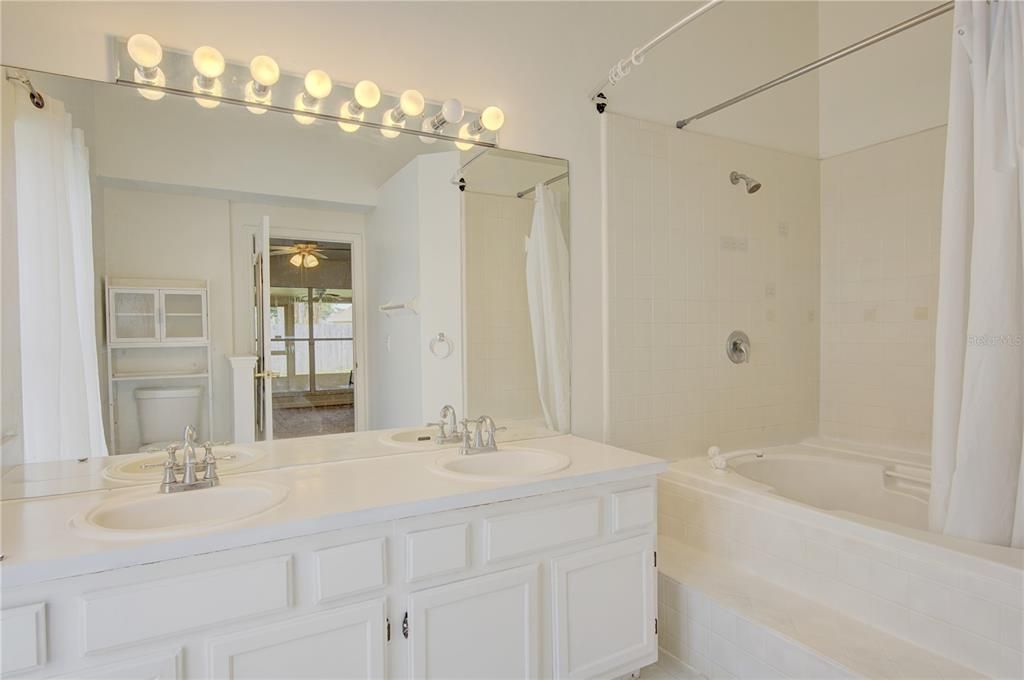 For Sale: $399,000 (4 beds, 2 baths, 1543 Square Feet)