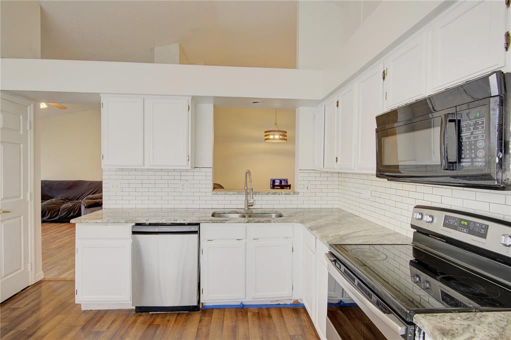 For Sale: $399,000 (4 beds, 2 baths, 1543 Square Feet)