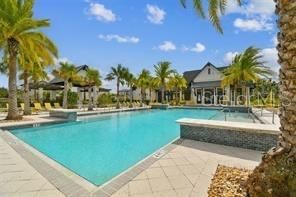На продажу: $1,549,000 (6 спален, 4 ванн, 4439 Квадратных фут)