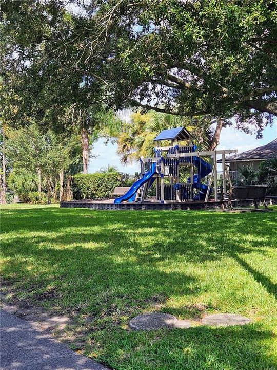 For Sale: $700,000 (4 beds, 3 baths, 3174 Square Feet)