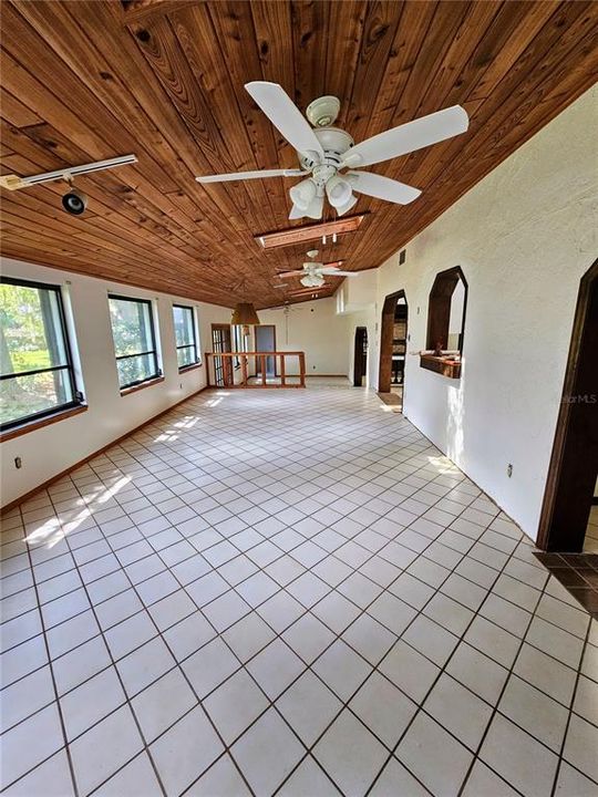 For Sale: $700,000 (4 beds, 3 baths, 3174 Square Feet)