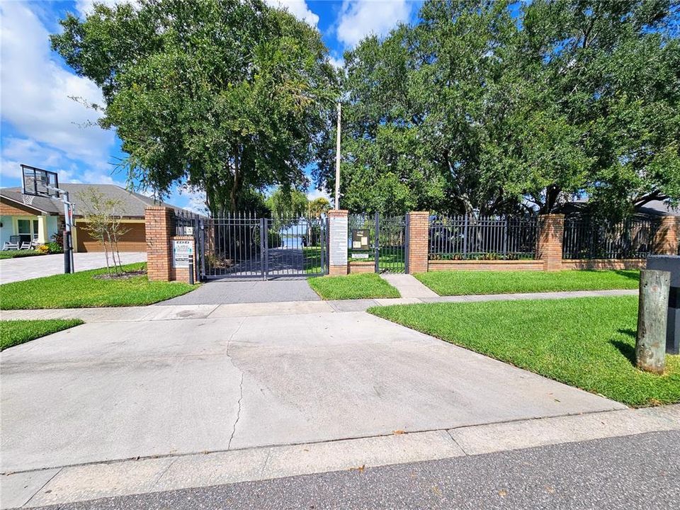 For Sale: $700,000 (4 beds, 3 baths, 3174 Square Feet)