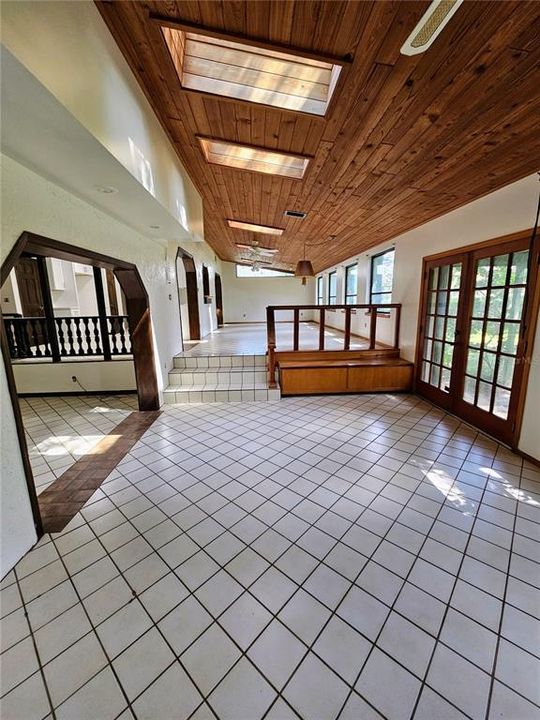 For Sale: $700,000 (4 beds, 3 baths, 3174 Square Feet)