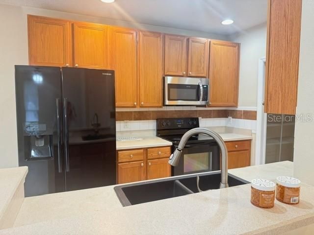 В аренду: $2,250 (3 спален, 2 ванн, 1452 Квадратных фут)