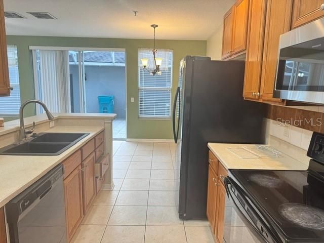 В аренду: $2,250 (3 спален, 2 ванн, 1452 Квадратных фут)