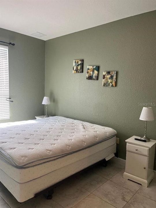 For Rent: $1,950 (3 beds, 2 baths, 1247 Square Feet)