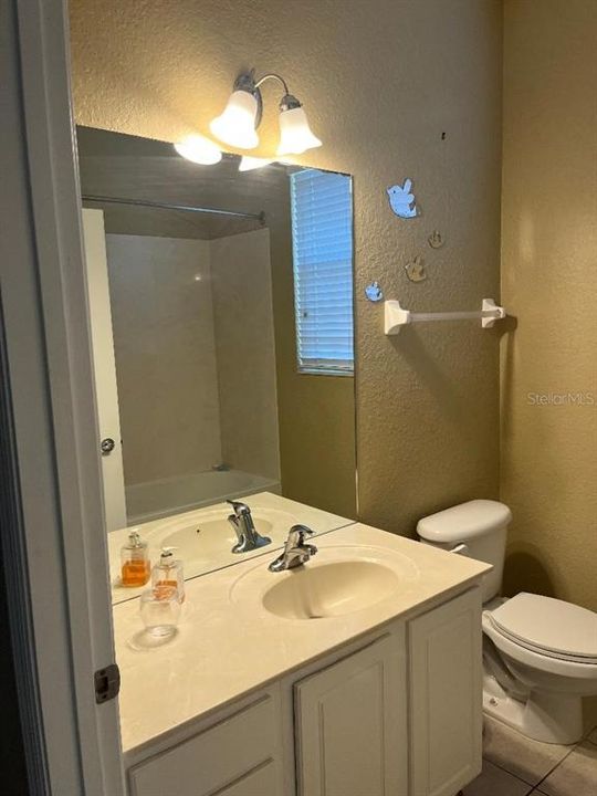 For Rent: $1,950 (3 beds, 2 baths, 1247 Square Feet)