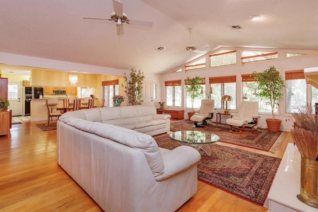 For Sale: $995,000 (3 beds, 2 baths, 2125 Square Feet)