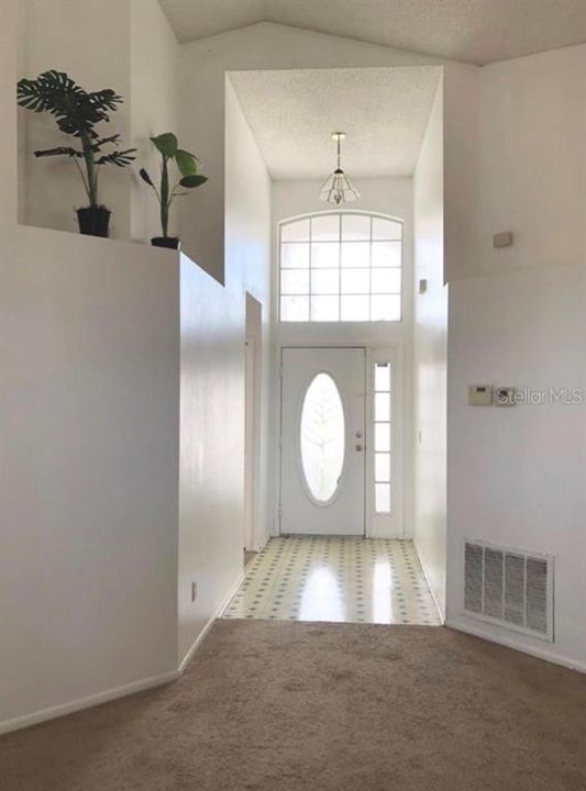 For Rent: $2,250 (3 beds, 2 baths, 1687 Square Feet)