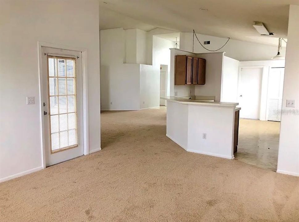 For Rent: $2,250 (3 beds, 2 baths, 1687 Square Feet)