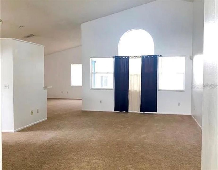 For Rent: $2,250 (3 beds, 2 baths, 1687 Square Feet)