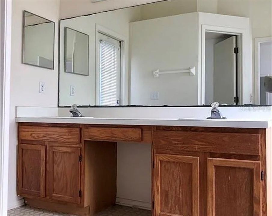 For Rent: $2,250 (3 beds, 2 baths, 1687 Square Feet)