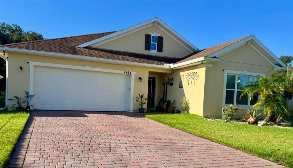 En Venta: $349,800 (4 camas, 2 baños, 2116 Pies cuadrados)