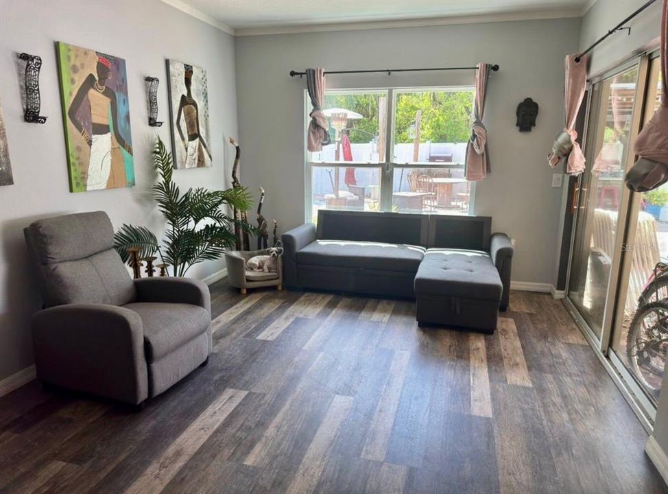 En Venta: $349,800 (4 camas, 2 baños, 2116 Pies cuadrados)