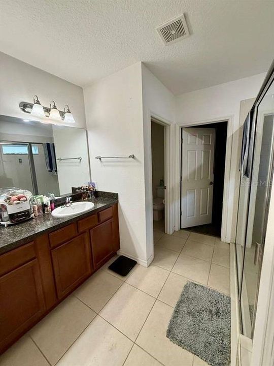 En Venta: $349,800 (4 camas, 2 baños, 2116 Pies cuadrados)
