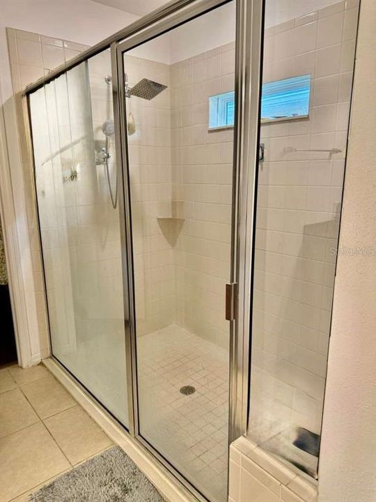 En Venta: $349,800 (4 camas, 2 baños, 2116 Pies cuadrados)
