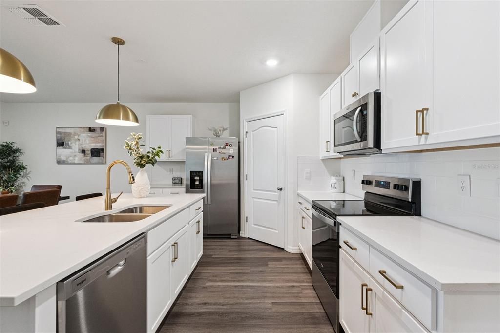 En Venta: $472,990 (4 camas, 2 baños, 1828 Pies cuadrados)