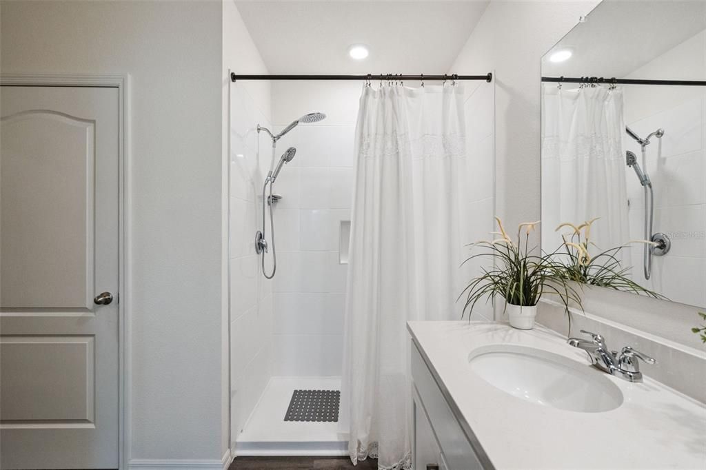 En Venta: $472,990 (4 camas, 2 baños, 1828 Pies cuadrados)