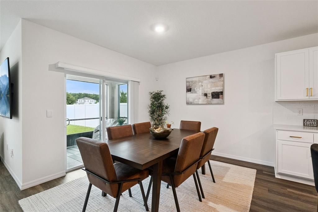 En Venta: $472,990 (4 camas, 2 baños, 1828 Pies cuadrados)