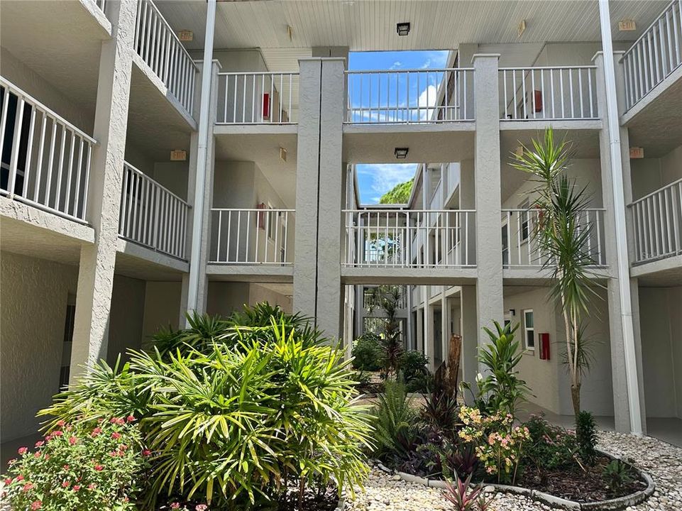 En Venta: $140,000 (2 camas, 2 baños, 932 Pies cuadrados)