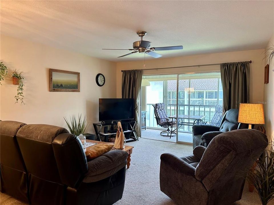 En Venta: $140,000 (2 camas, 2 baños, 932 Pies cuadrados)