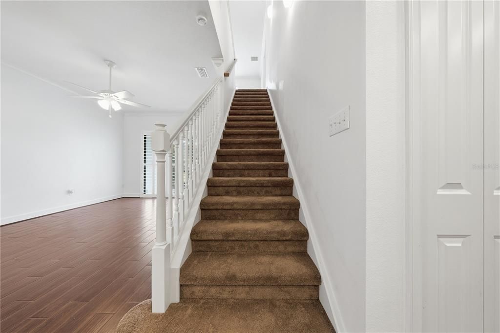 En Venta: $349,900 (2 camas, 3 baños, 1375 Pies cuadrados)