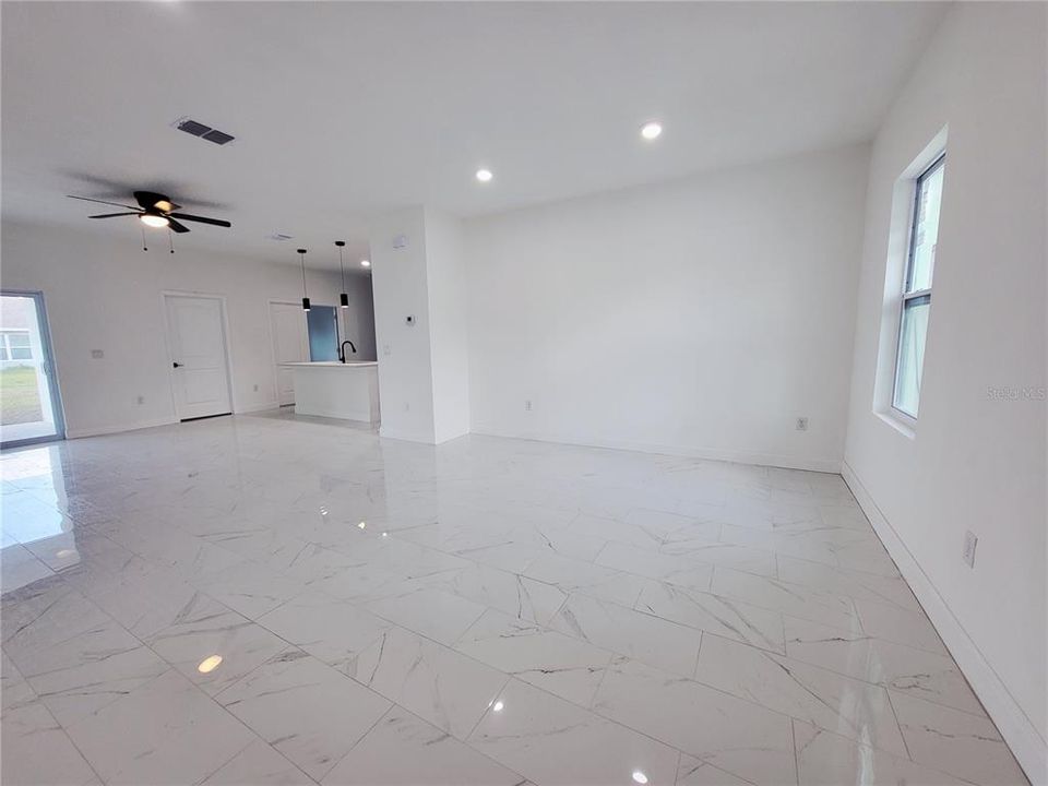 For Sale: $398,000 (3 beds, 2 baths, 1845 Square Feet)