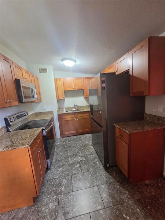 For Sale: $325,000 (3 beds, 1 baths, 1014 Square Feet)