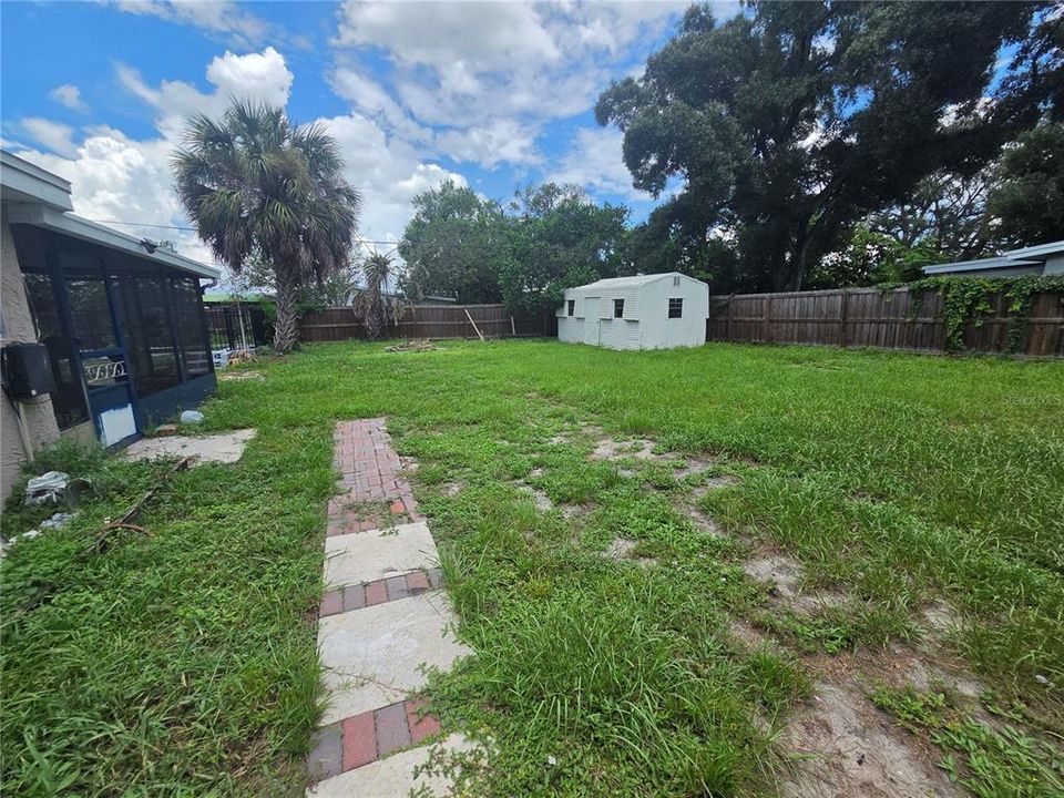 For Sale: $325,000 (3 beds, 1 baths, 1014 Square Feet)