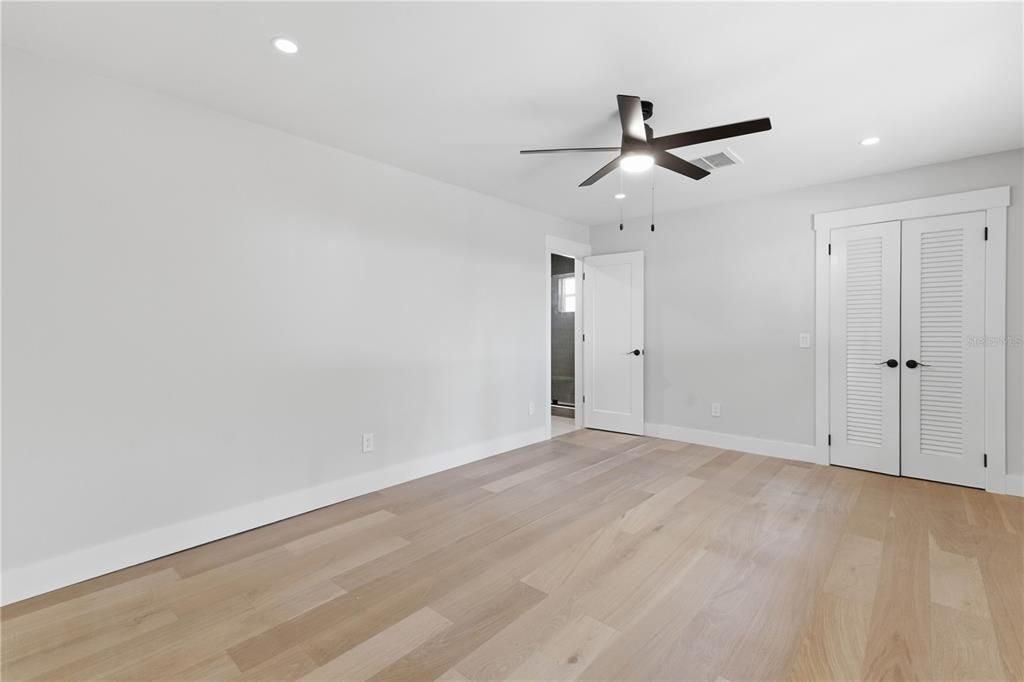 En Venta: $939,000 (4 camas, 3 baños, 2013 Pies cuadrados)