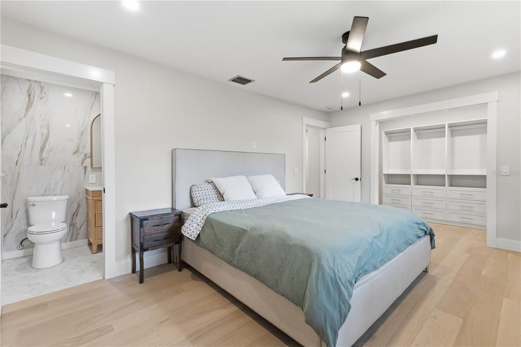 En Venta: $939,000 (4 camas, 3 baños, 2013 Pies cuadrados)