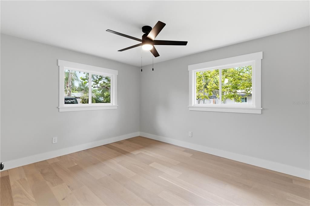 En Venta: $939,000 (4 camas, 3 baños, 2013 Pies cuadrados)