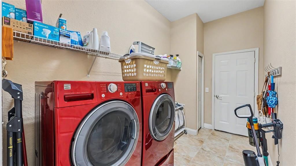 En Venta: $524,900 (3 camas, 2 baños, 2458 Pies cuadrados)