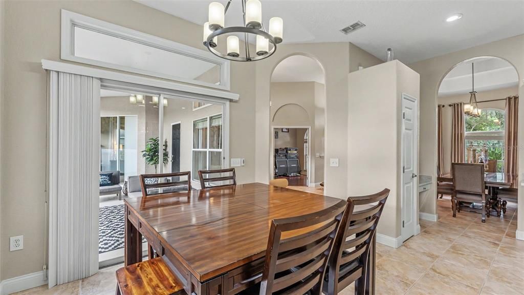En Venta: $524,900 (3 camas, 2 baños, 2458 Pies cuadrados)