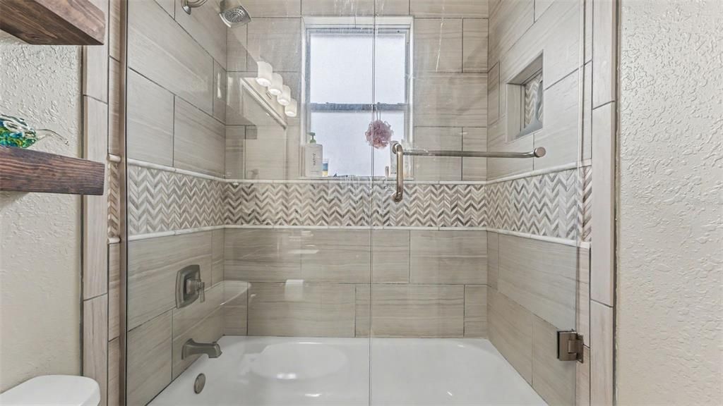 En Venta: $524,900 (3 camas, 2 baños, 2458 Pies cuadrados)