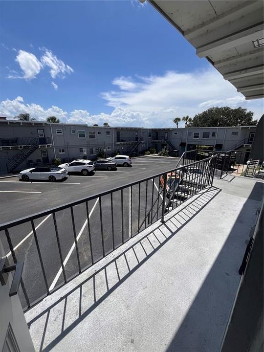 For Sale: $269,000 (2 beds, 1 baths, 710 Square Feet)