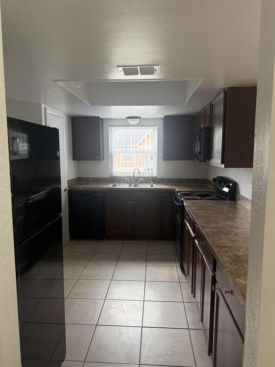 For Rent: $1,600 (2 beds, 2 baths, 905 Square Feet)