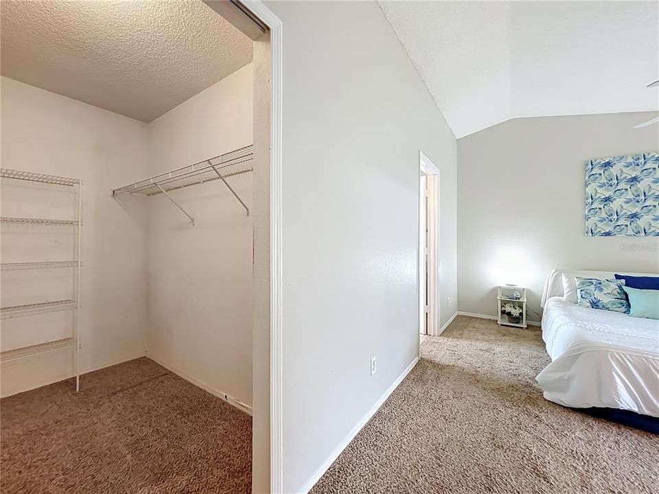 For Sale: $385,000 (3 beds, 2 baths, 1376 Square Feet)