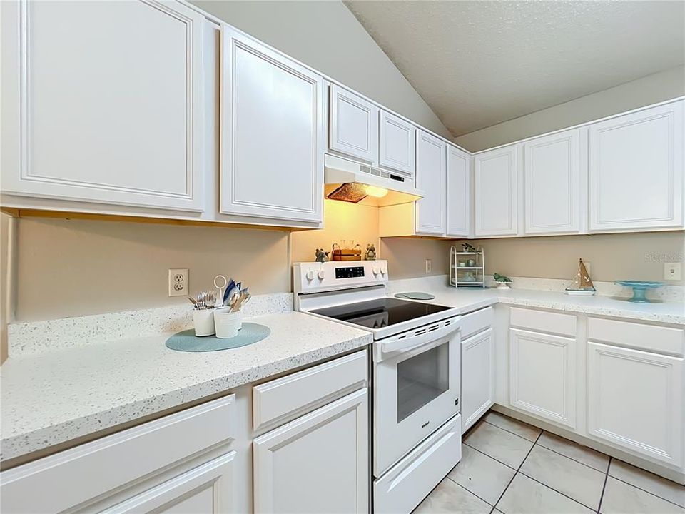 For Sale: $385,000 (3 beds, 2 baths, 1376 Square Feet)