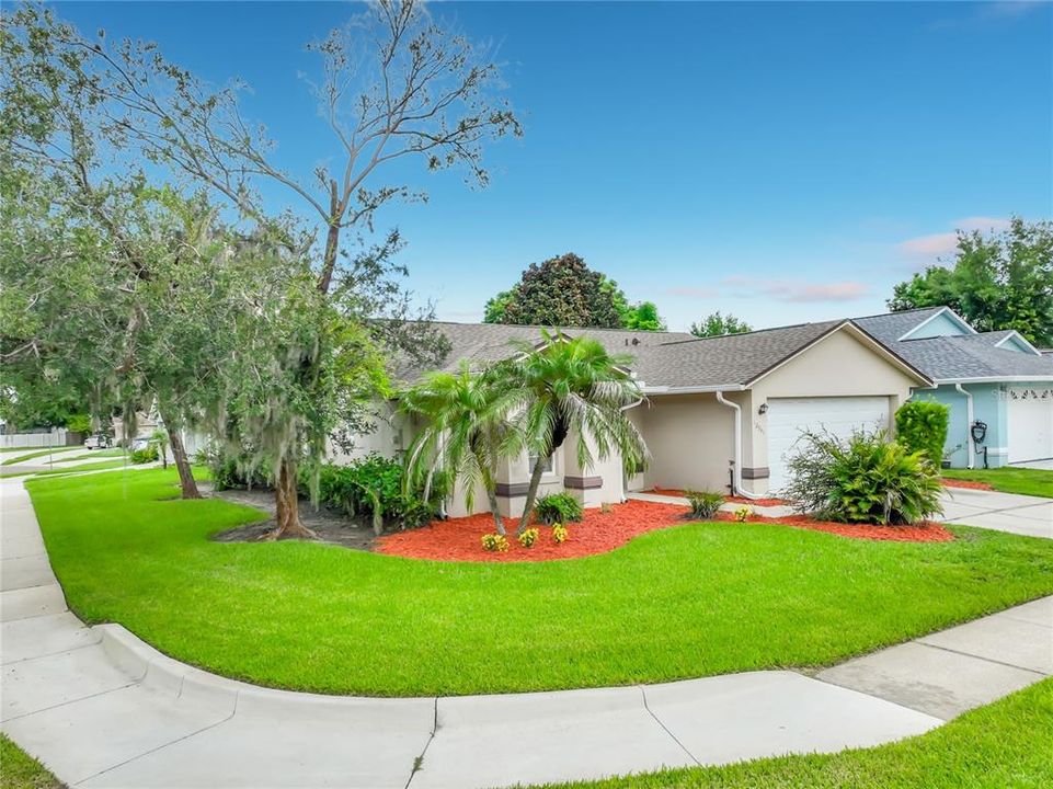 For Sale: $385,000 (3 beds, 2 baths, 1376 Square Feet)