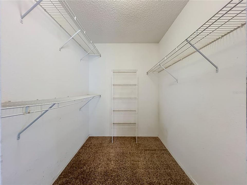 For Sale: $385,000 (3 beds, 2 baths, 1376 Square Feet)