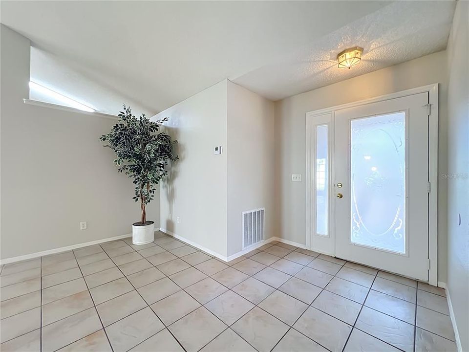 For Sale: $385,000 (3 beds, 2 baths, 1376 Square Feet)
