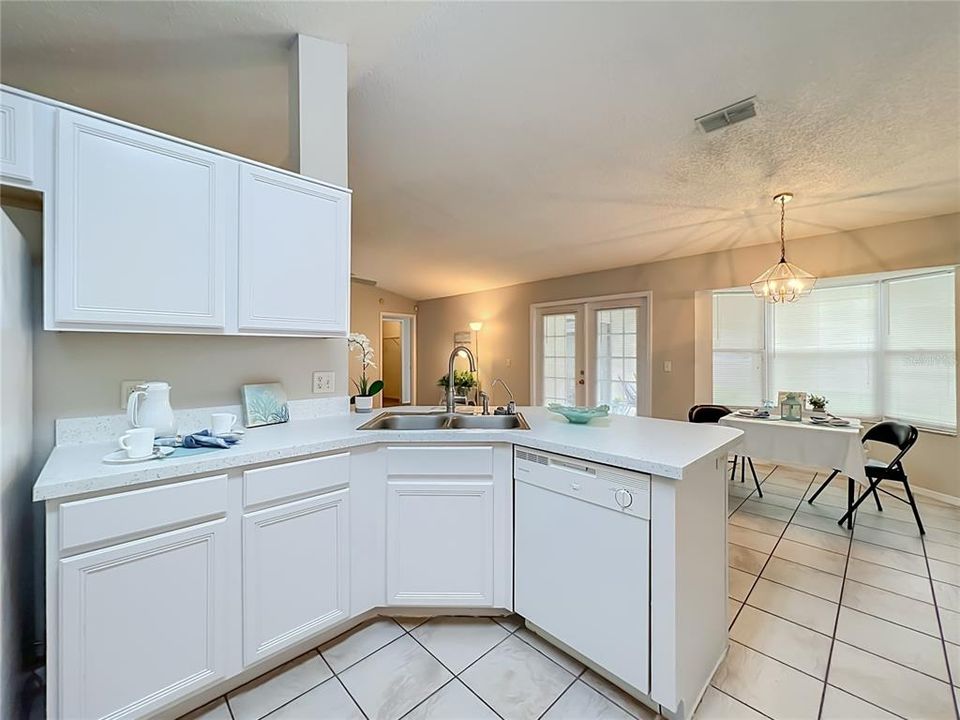 For Sale: $385,000 (3 beds, 2 baths, 1376 Square Feet)