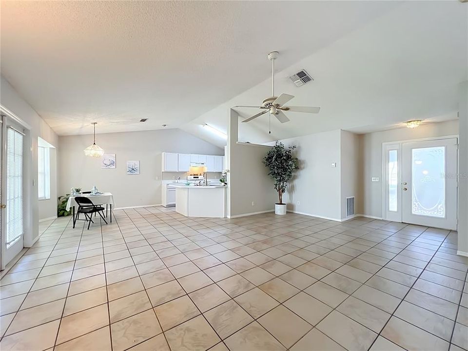 For Sale: $385,000 (3 beds, 2 baths, 1376 Square Feet)