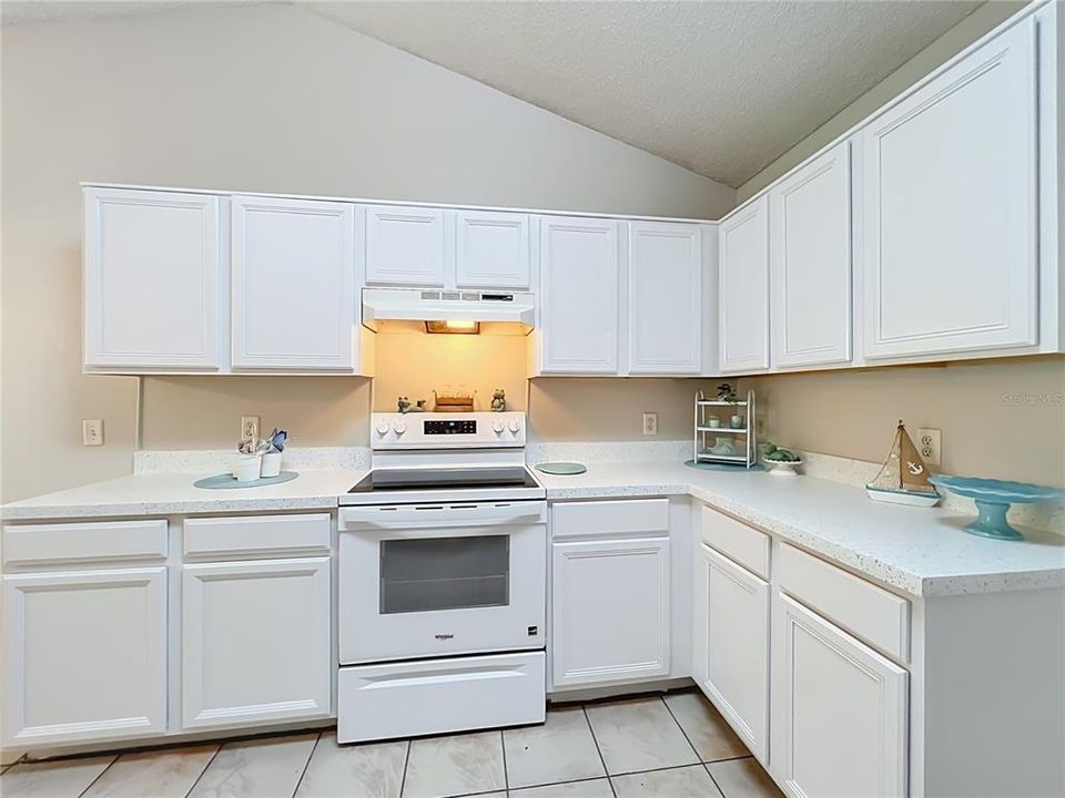 For Sale: $385,000 (3 beds, 2 baths, 1376 Square Feet)