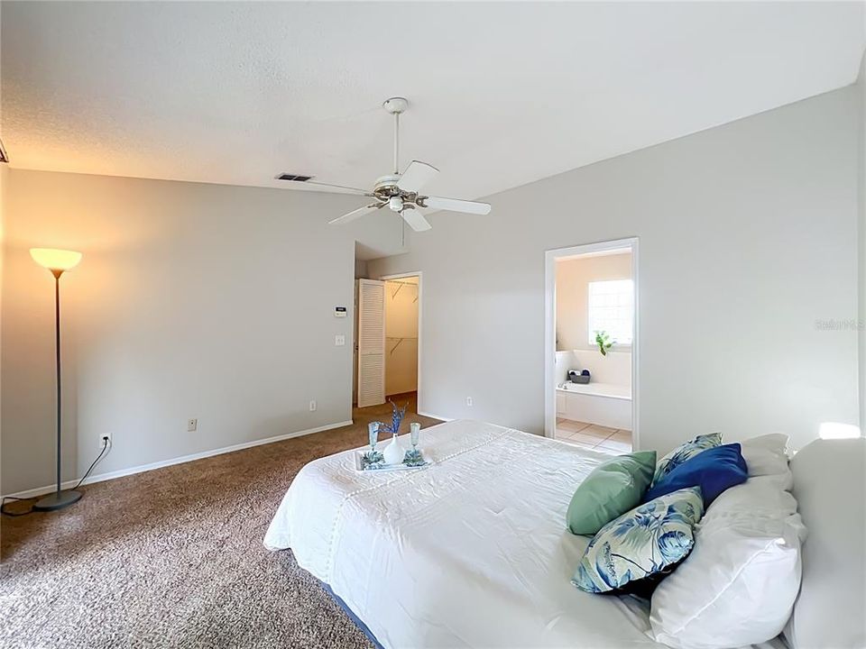For Sale: $385,000 (3 beds, 2 baths, 1376 Square Feet)