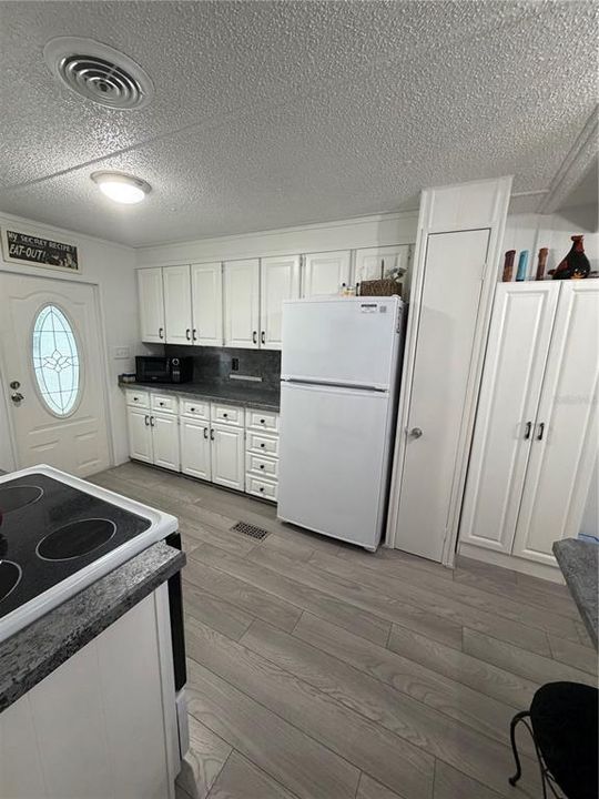 For Sale: $170,000 (2 beds, 2 baths, 960 Square Feet)
