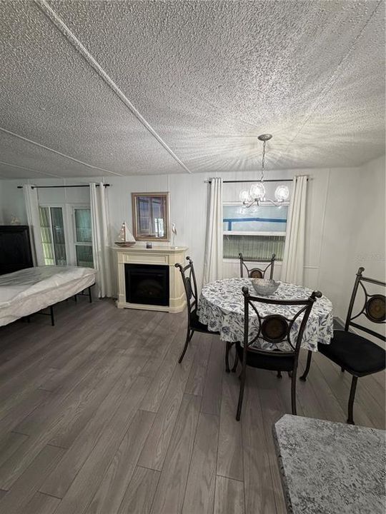 For Sale: $170,000 (2 beds, 2 baths, 960 Square Feet)