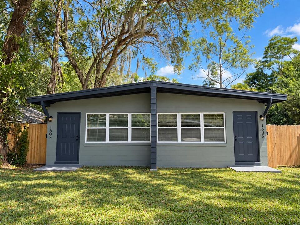 Active With Contract: $2,000 (2 beds, 1 baths, 980 Square Feet)