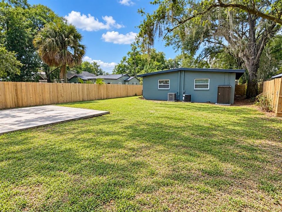 Active With Contract: $2,000 (2 beds, 1 baths, 980 Square Feet)